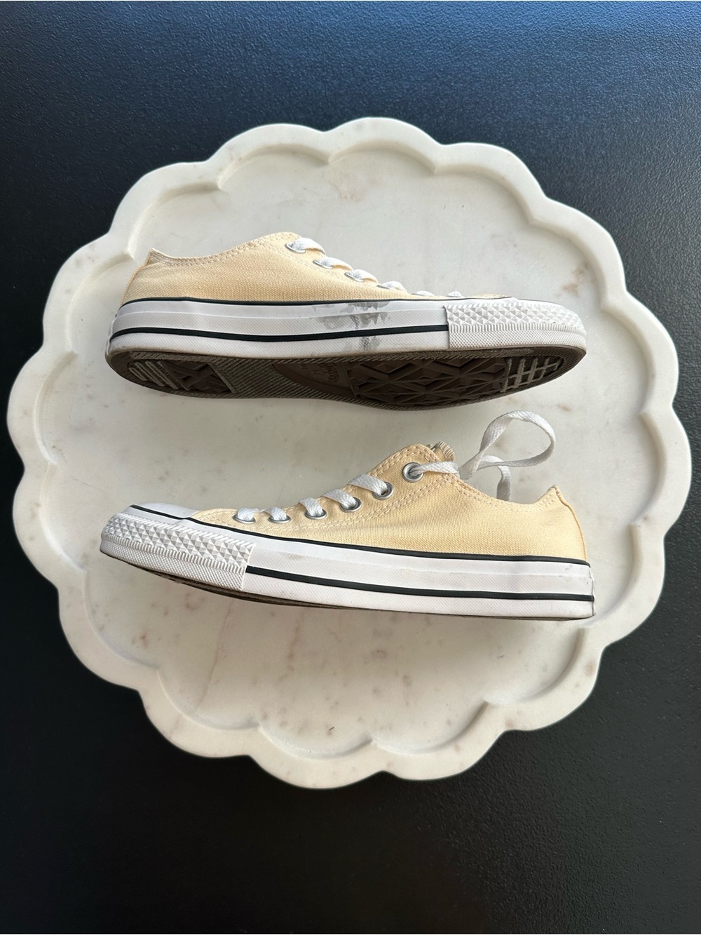 Women’s Light Yellow Converse Canvas Low Top Sneakers Size 7 - Picture 4 of 8